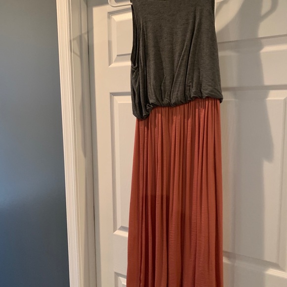 Loft Dress - Picture 2 of 2